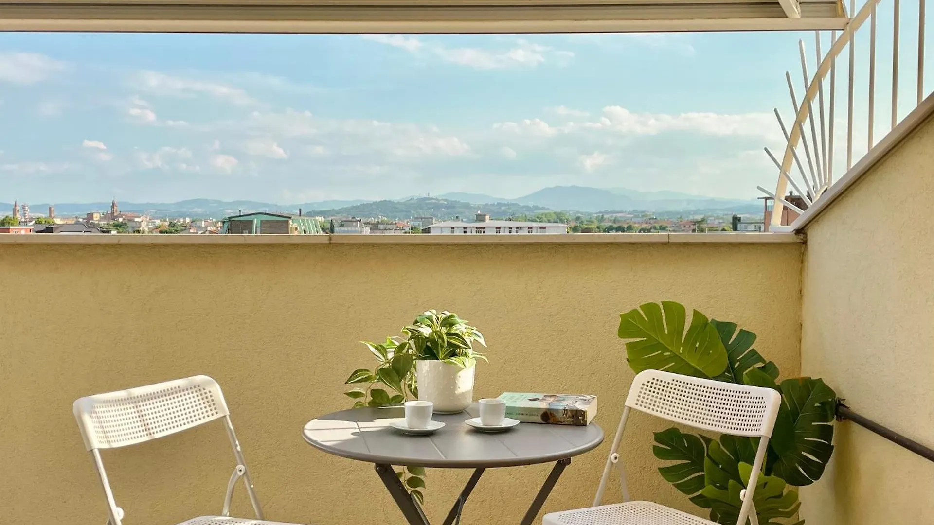 리미니 Trilocale Panoramico Vicino Al Mare- L'Attico Sulla Romagna 아파트